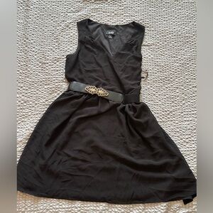 ⚠️Mini Dress with Gold Accent Belt⚠️